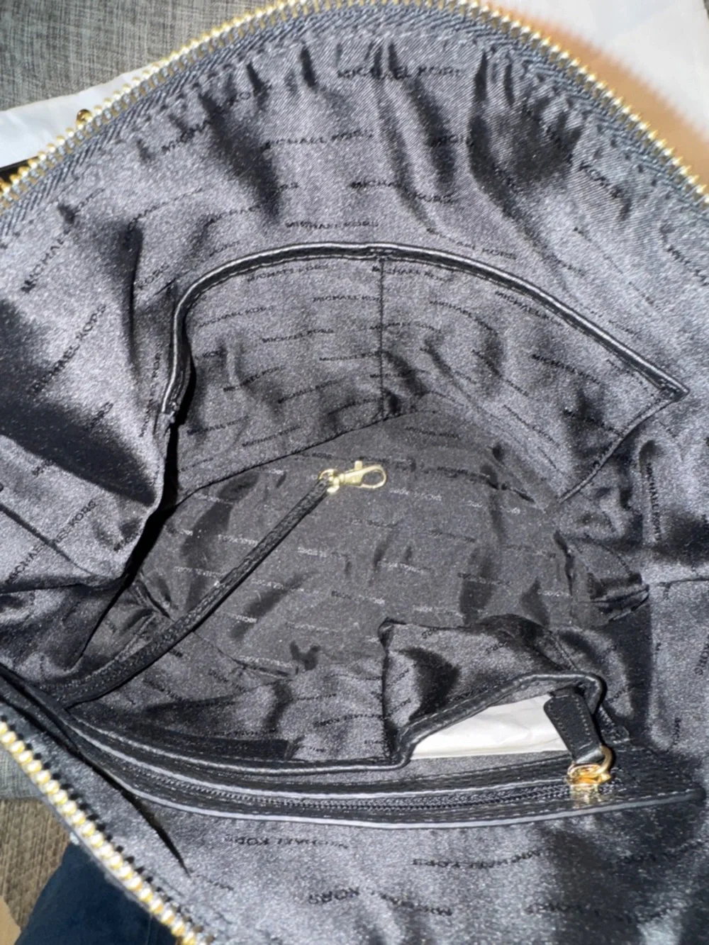 Michael Kors Brooklyn Black Grommet Leather Feedbag Crossbody NWT - Picture 14 of 17